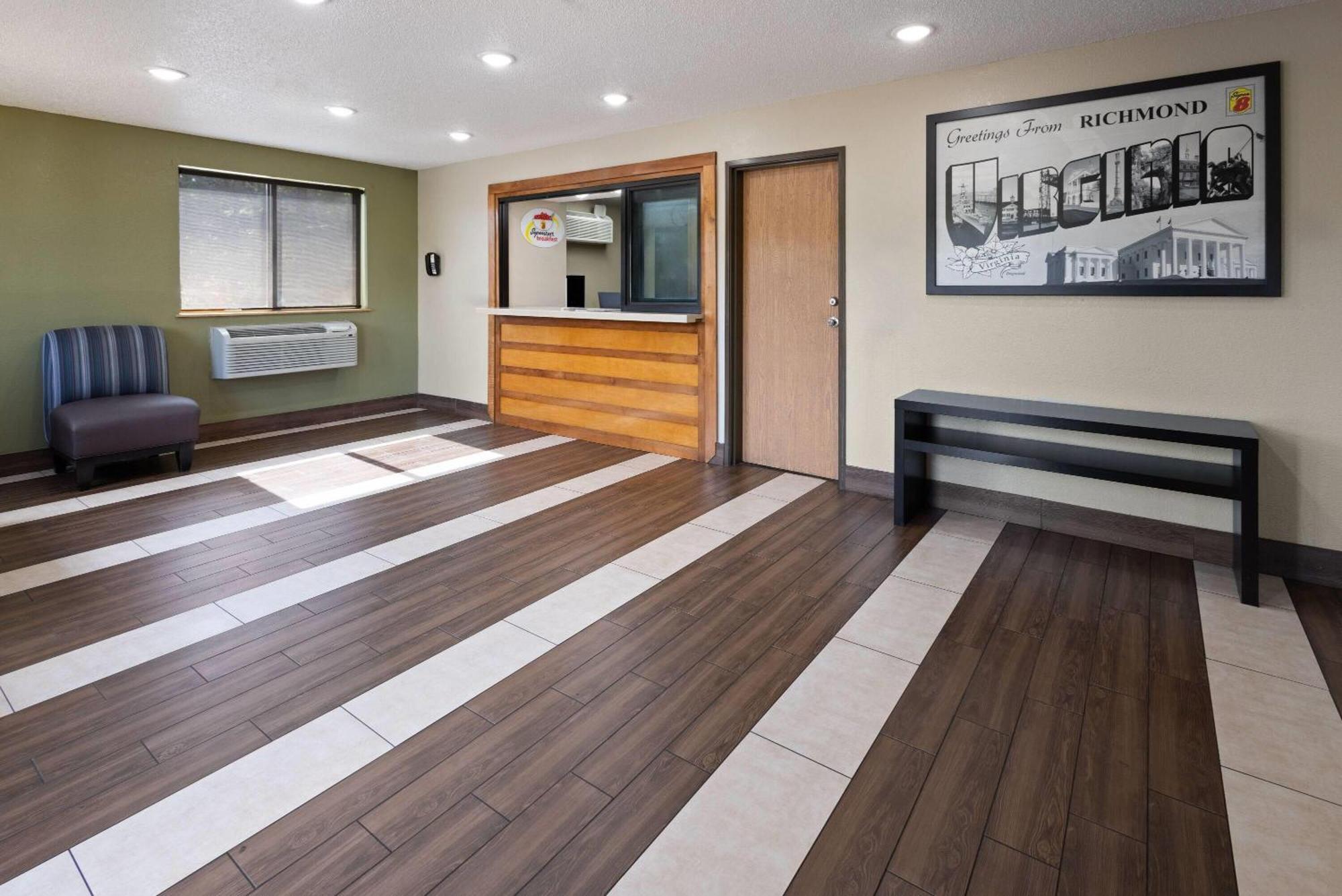 Super 8 By Wyndham Richmond Midlothian Turnpike Hotell Exteriör bild
