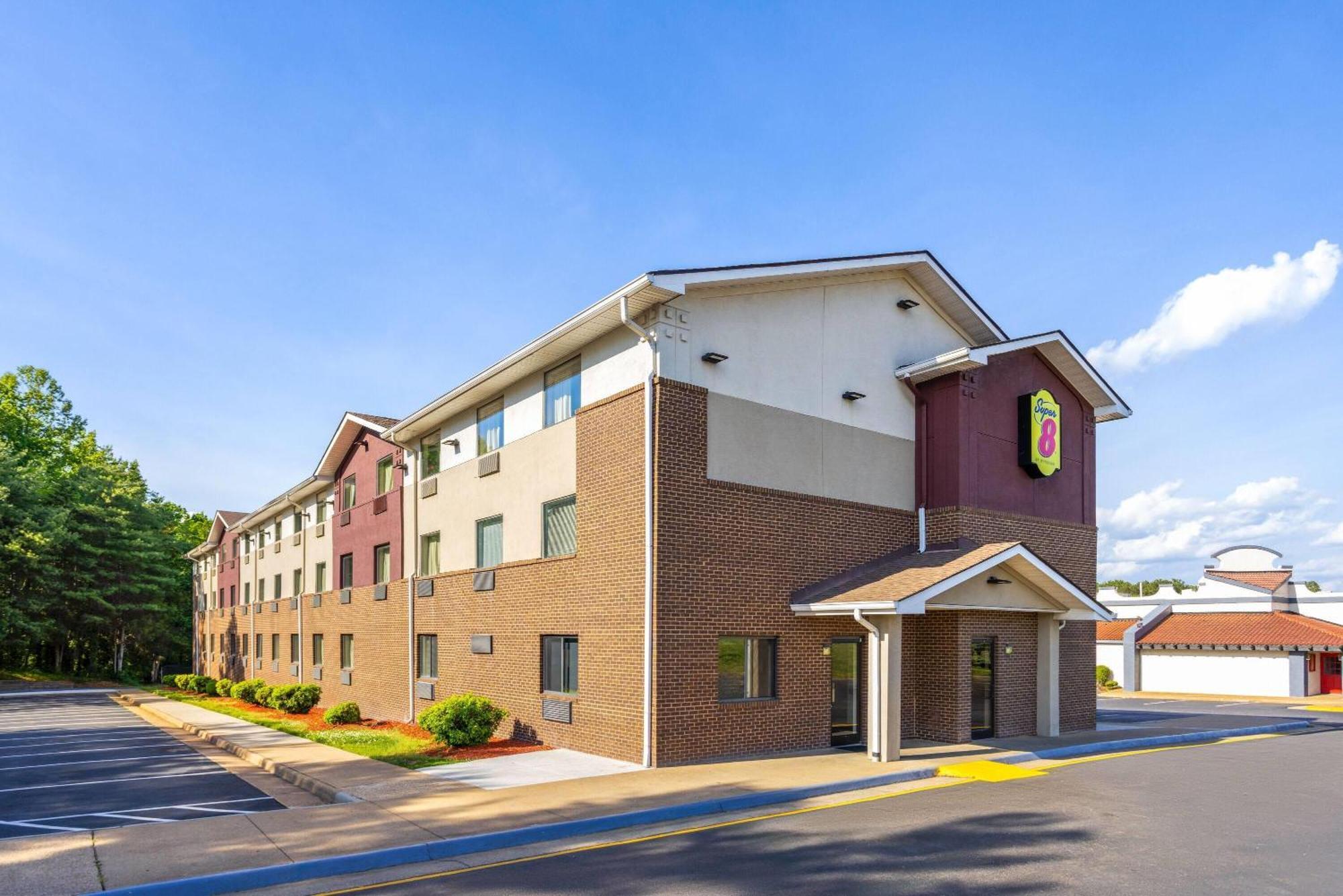 Super 8 By Wyndham Richmond Midlothian Turnpike Hotell Exteriör bild